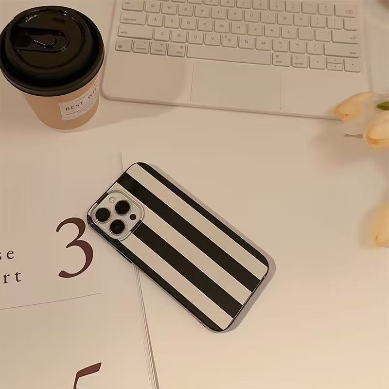 Small Niche Fresh Art Design W - Phone Cases Black ulasan dan harga