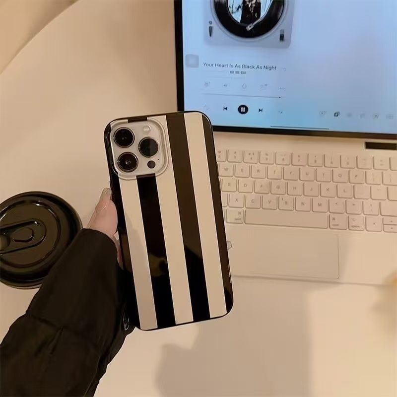Small Niche Fresh Art Design W - Phone Cases Black ulasan dan harga
